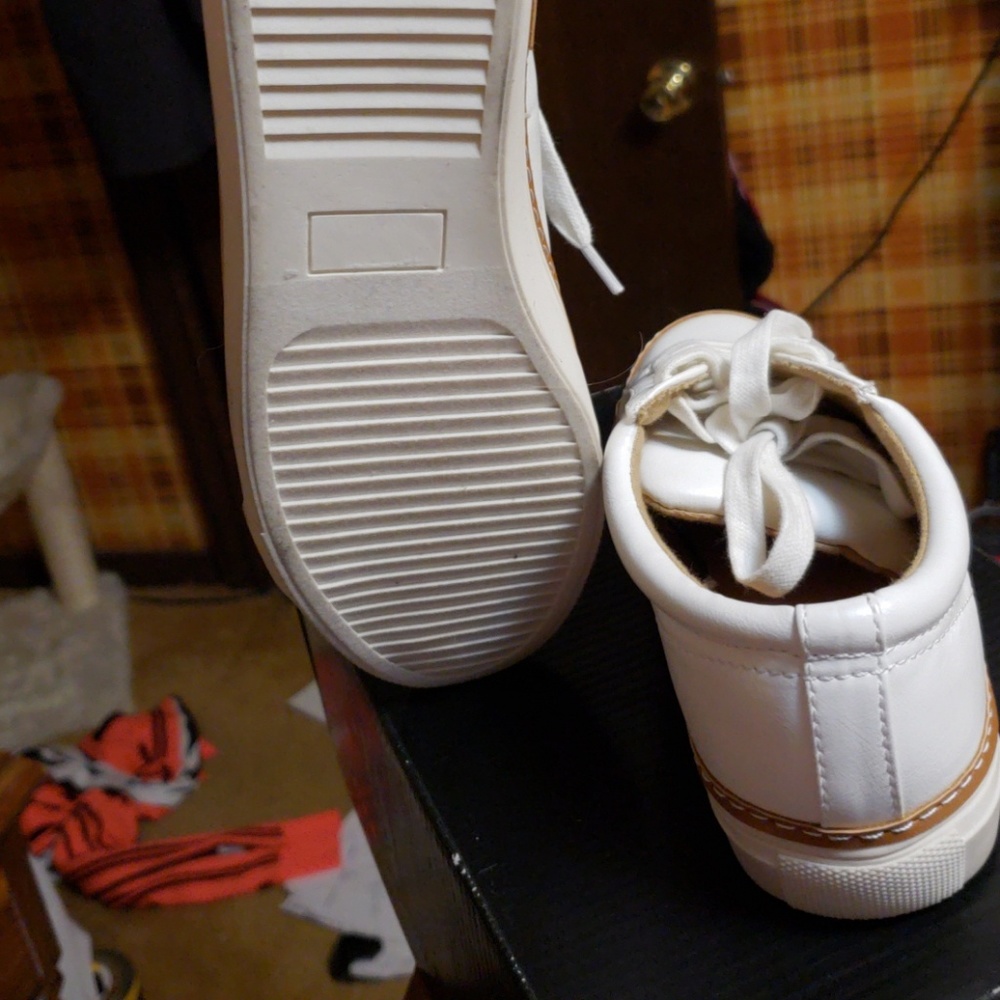 Shoes - Picture 3 of 3